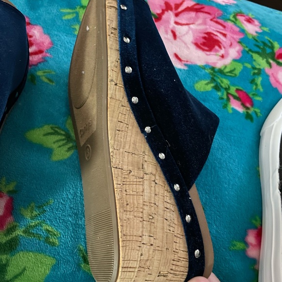 Corkys Blue velvet - Picture 2 of 2